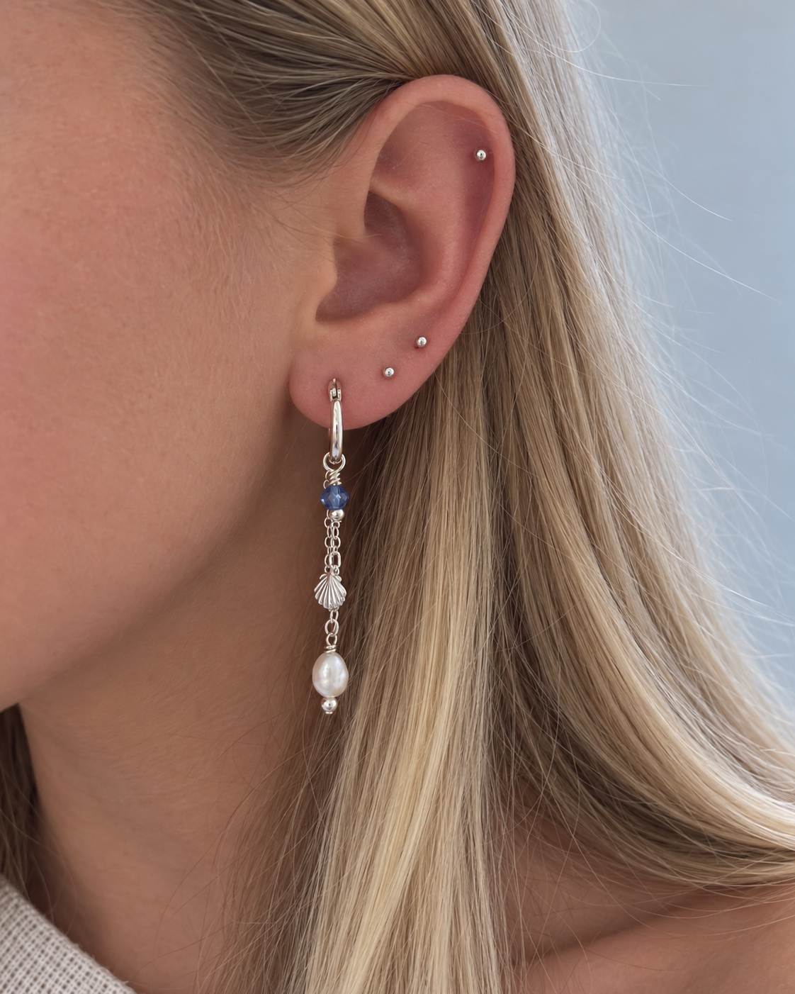 Elizabeth Shell Dangles Silver - Sky