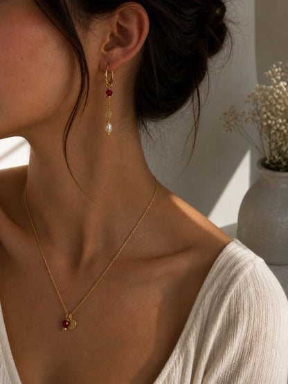 Lynn Dangles Gold