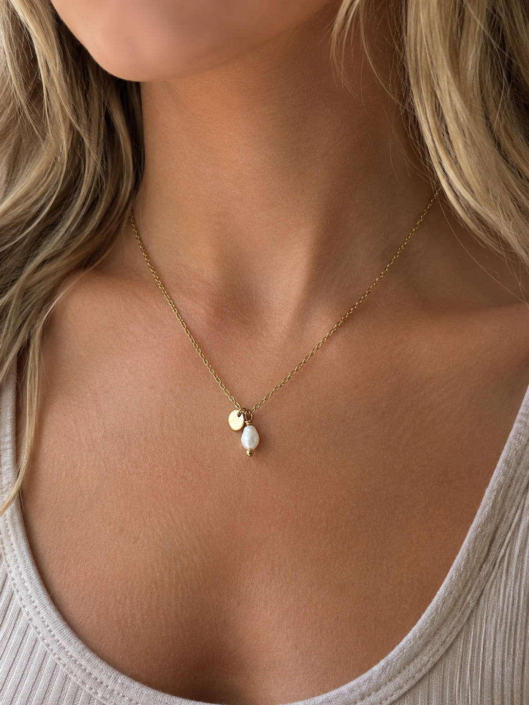 Pearl Drop Necklace Gold