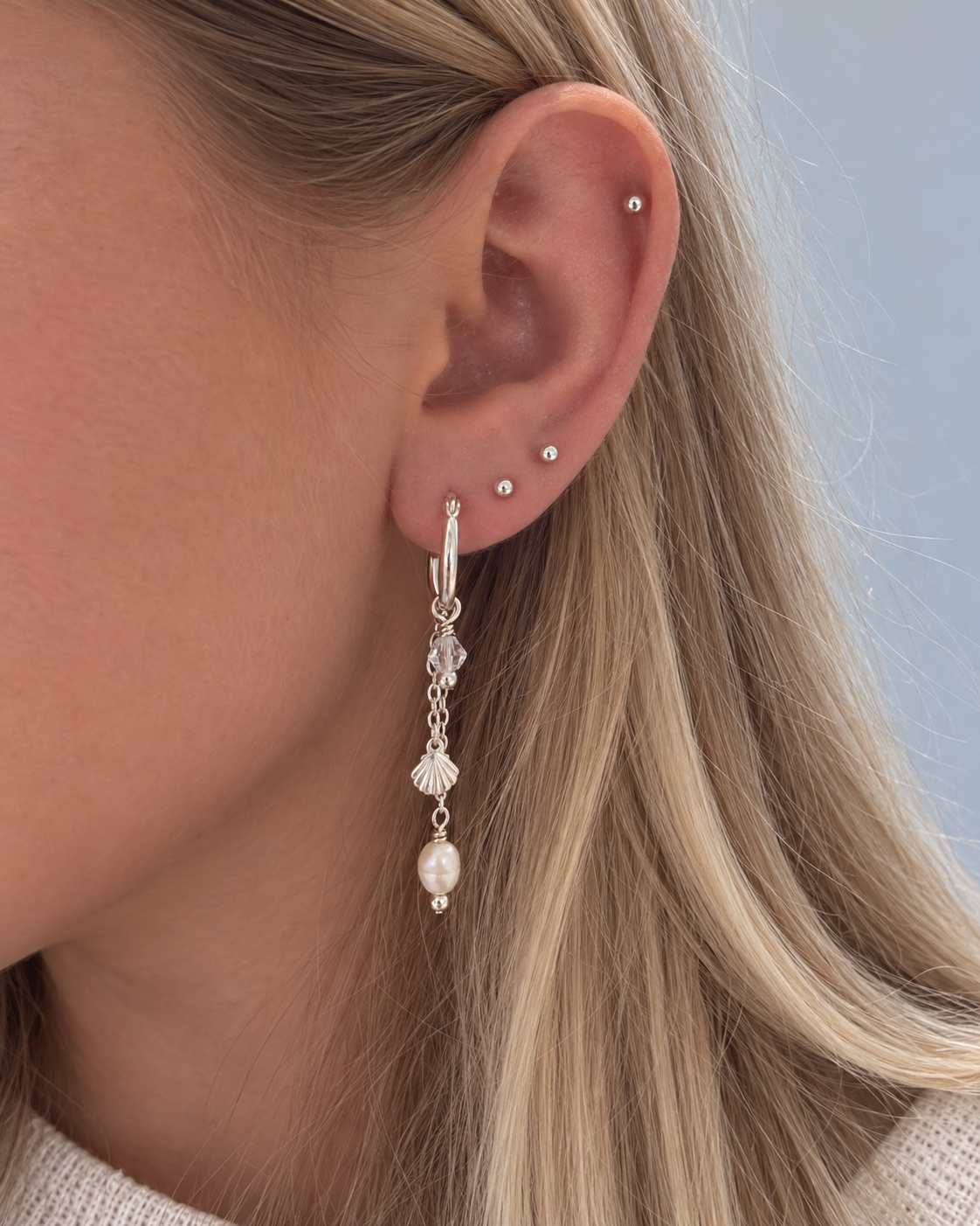 Elizabeth Shell Dangles Silver - Clear stone