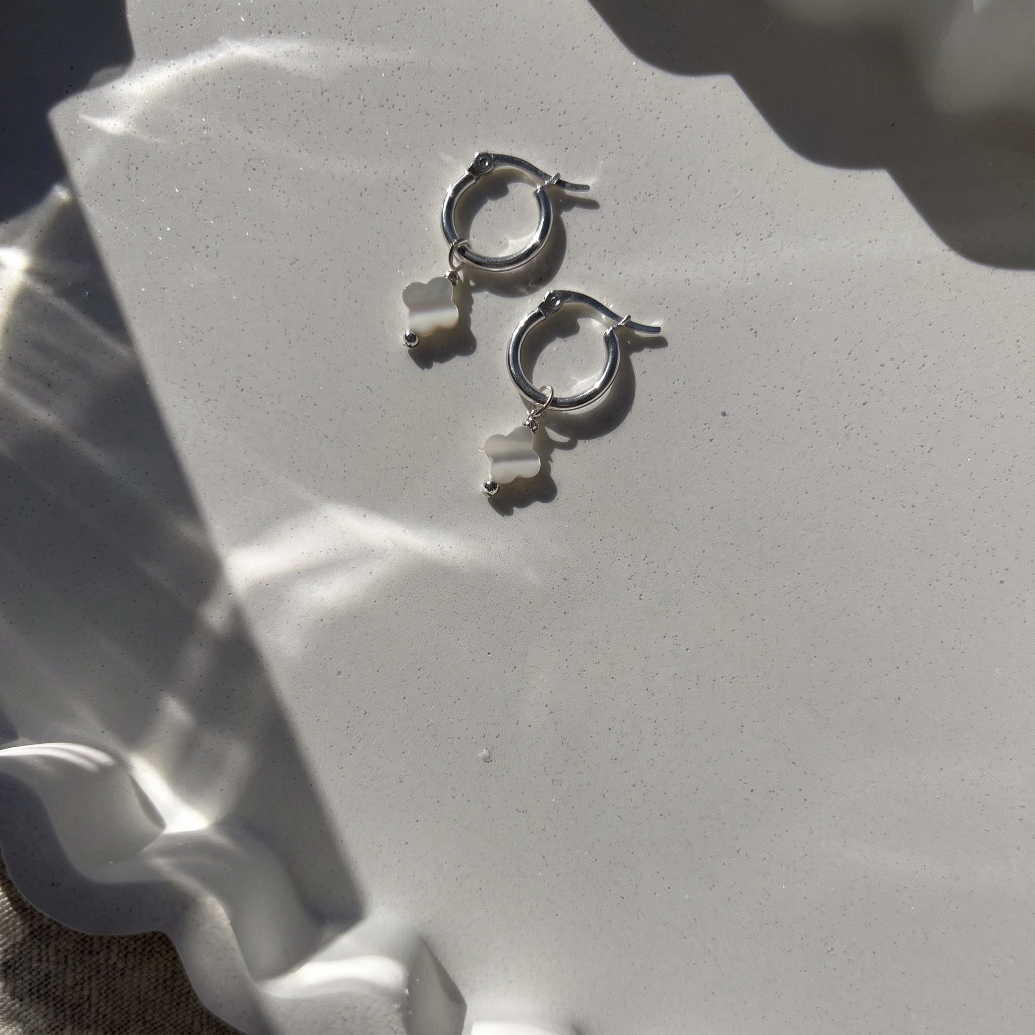Clover Shell Hoops Silver