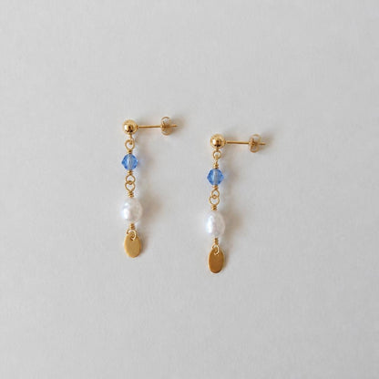 Minimal Pearl Dangles Gold