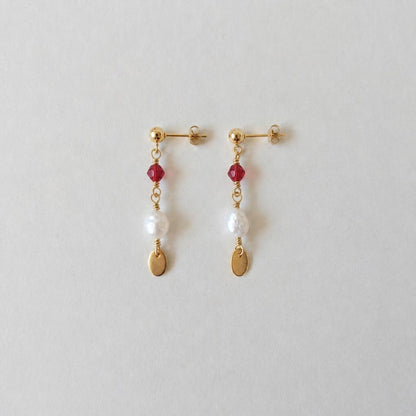 Minimal Pearl Dangles Gold