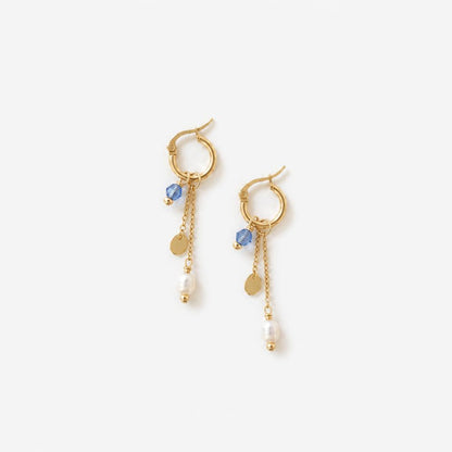 Lynn Dangles Gold